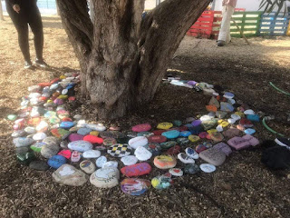 Día escolar de la no violencia y la paz: «Piedras por la paz»